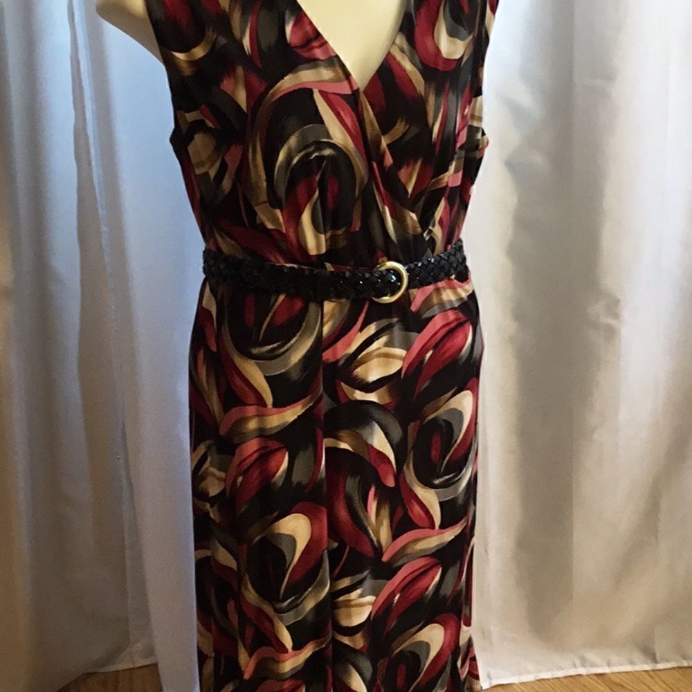 Multicolored v neck sleeveless dress in size 20 - Picture 3 of 8